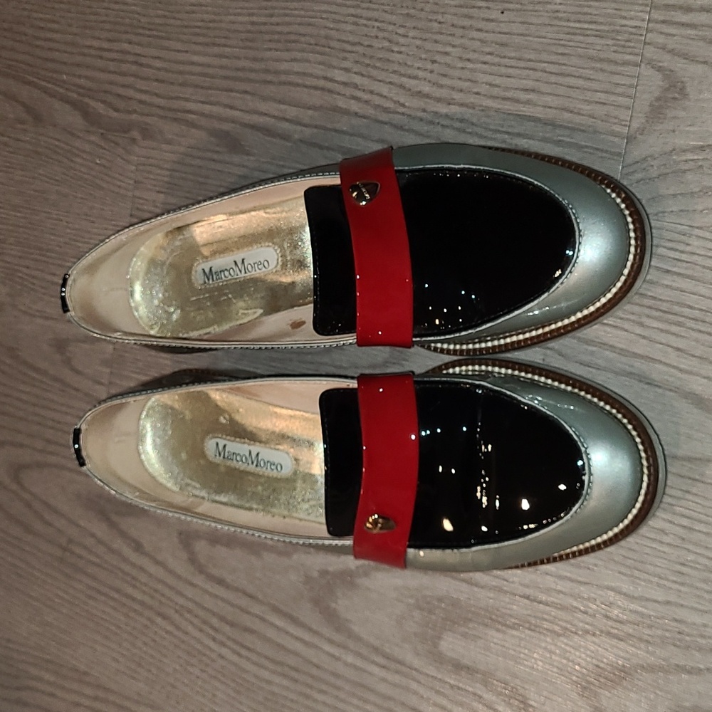 Great Condition Marco Moreo Patent leather Loafers size 39.5/ 8.5